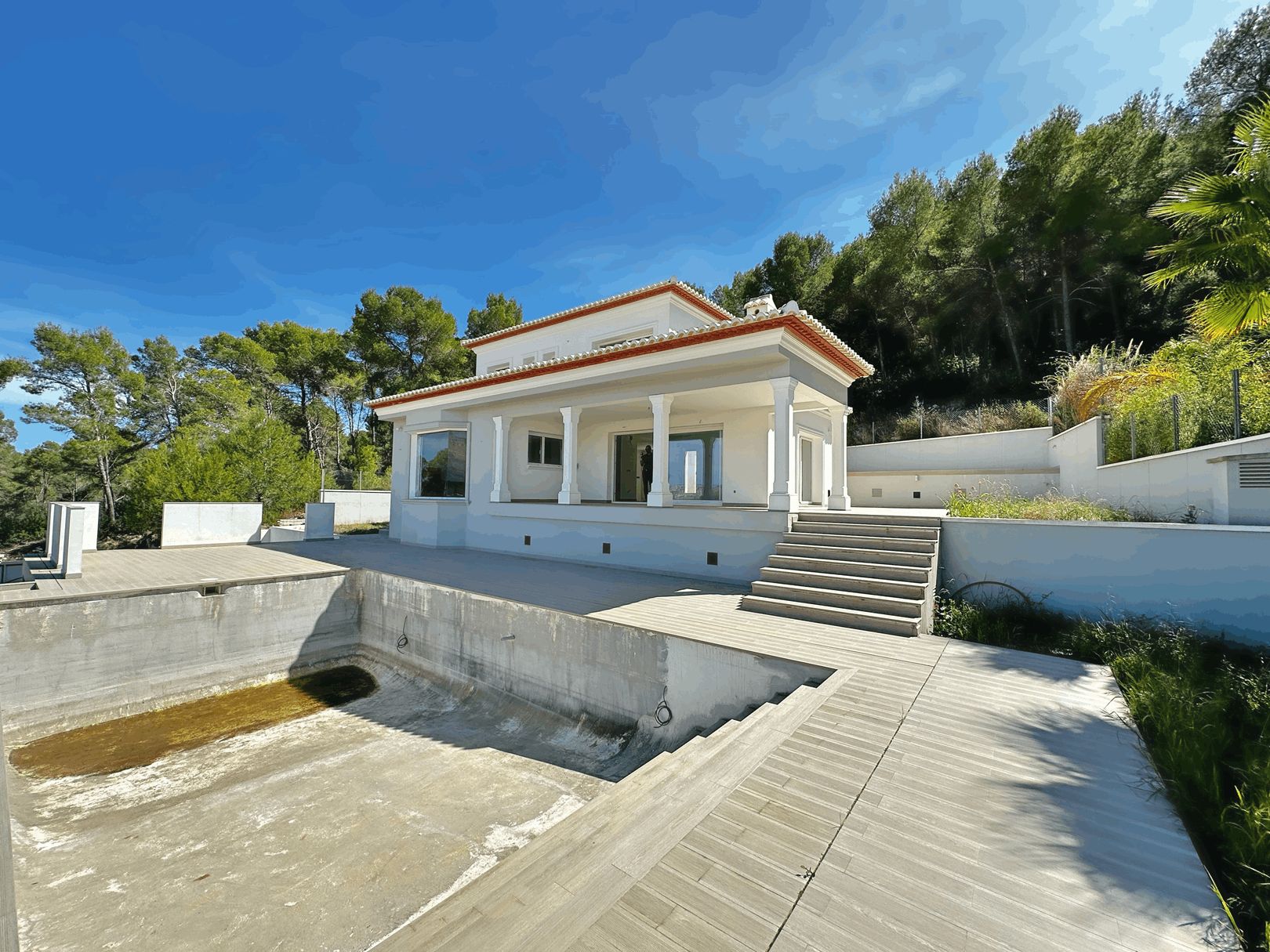 Gloednieuwe villa met 5 slaapkamers en een spectaculair uitzicht op de Montgo te koop in JaveaJavea