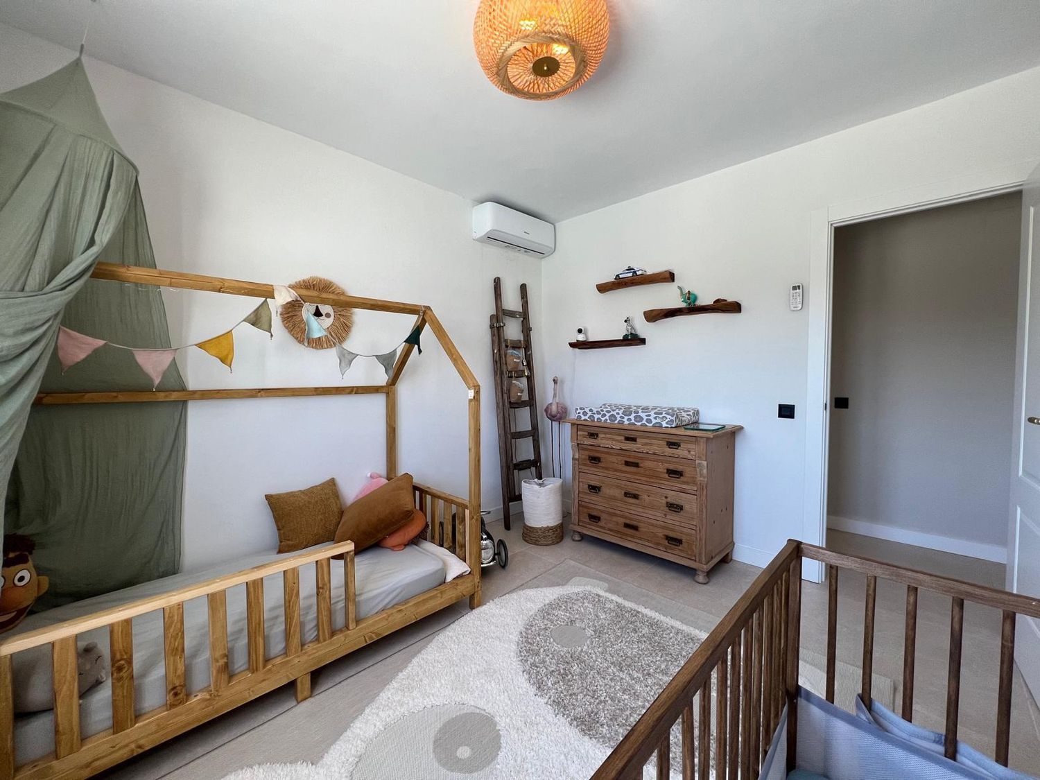 Impressionant xalet de 3 dormitoris totalment reformat a la venda a Xàbia Montgó